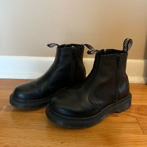 Dr. Martens women’s Chelsea boots